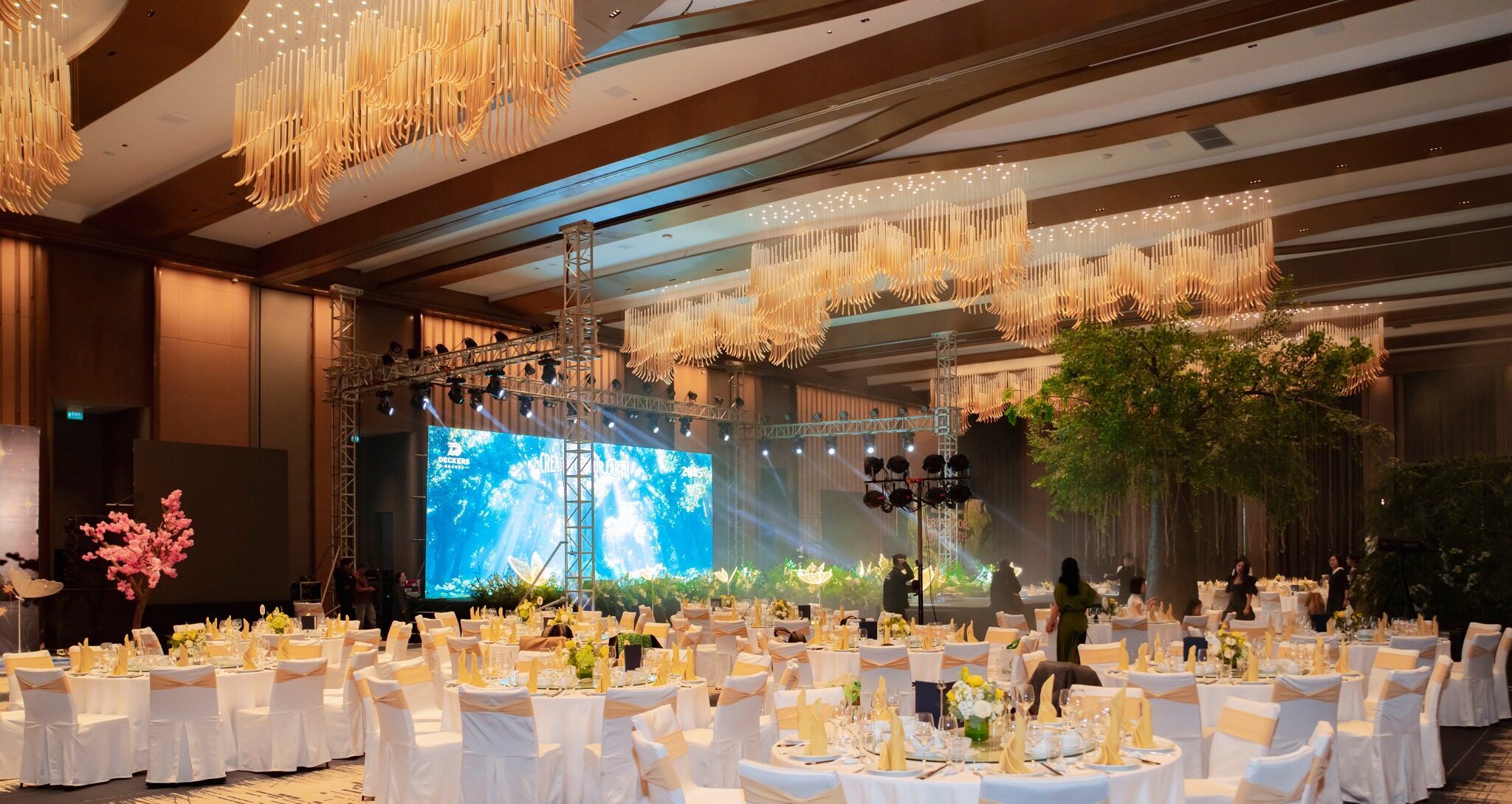 Ý nghĩa của Year End Party