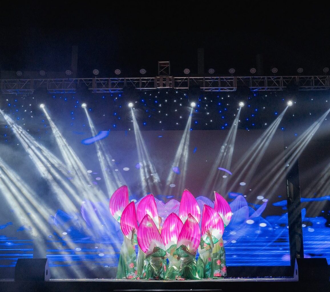 Những hạng mục quan trọng trong trang trí Year End Party