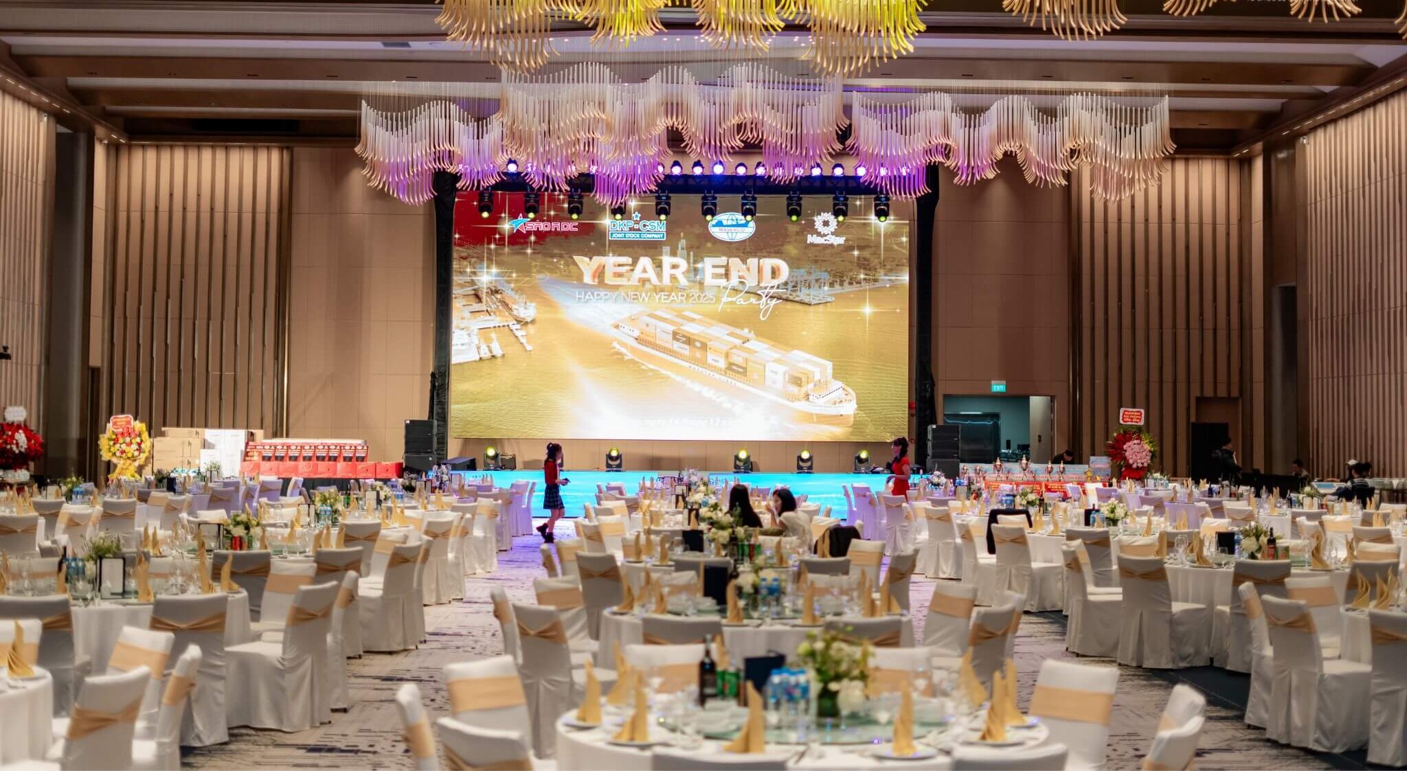 Kinh nghiệm tổ chức tiệc tất niên nhỏ đáng nhớ