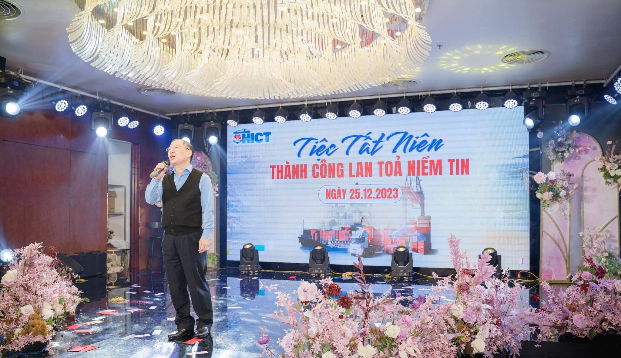 Gợi ý 10 slogan tiệc cuối năm độc đáo & ý nghĩa