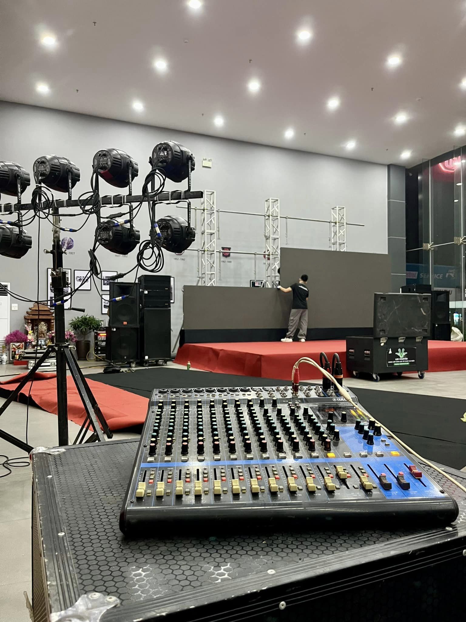 Khách sạn tổ chức tiệc cuối năm