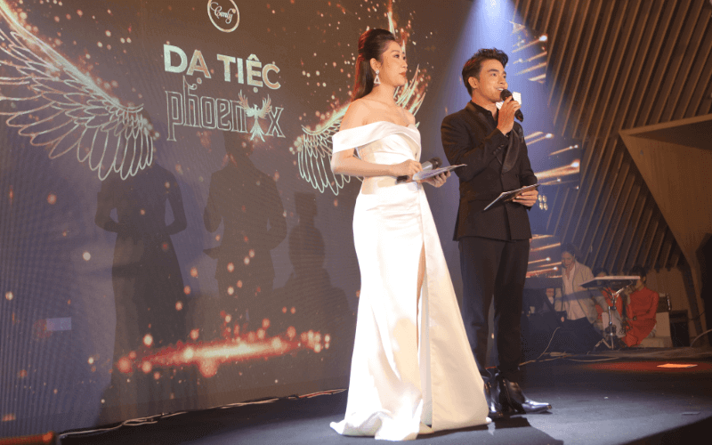 Vai trò của lời dẫn MC trong tiệc cuối năm