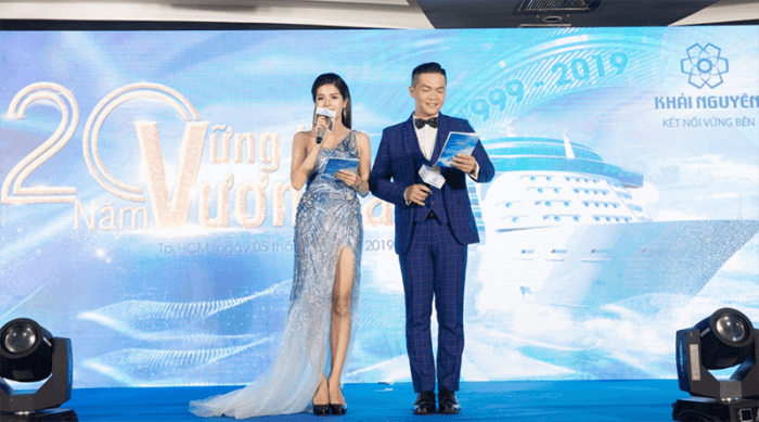 Mẫu lời dẫn MC Year End Party ngắn gọn