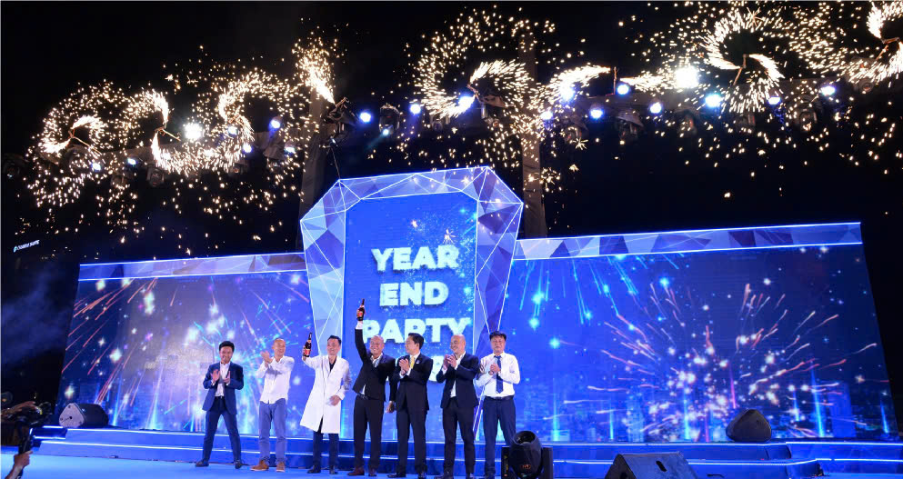 Lựa chọn tên chủ đề tiệc cuối năm