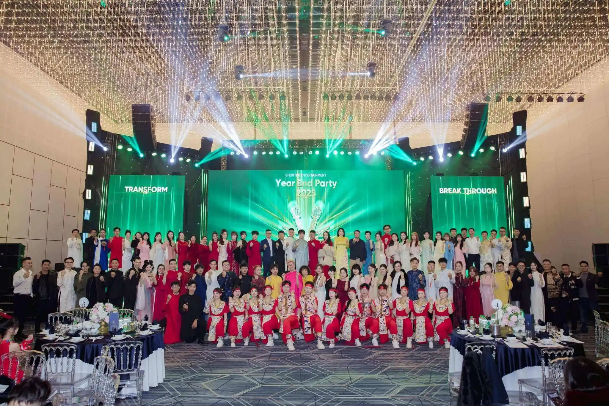 VHUNTER tổ chức Year End Party chuyên nghiệp